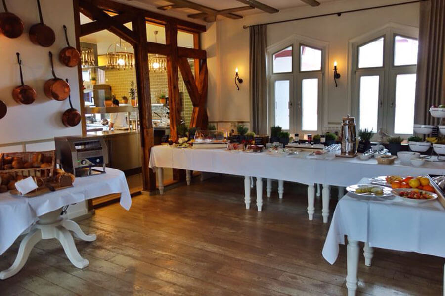 Das Frühstücksbuffet im Restaurant Waldschlösschen Das Frühstücksbuffet im Restaurant Waldschlösschen